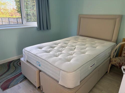 Small double divan bed - small,