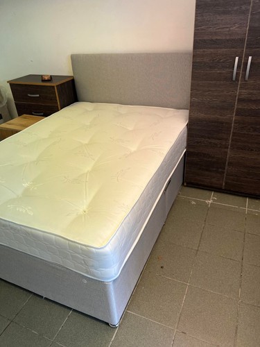 Small double 4ft divan - double,, bed